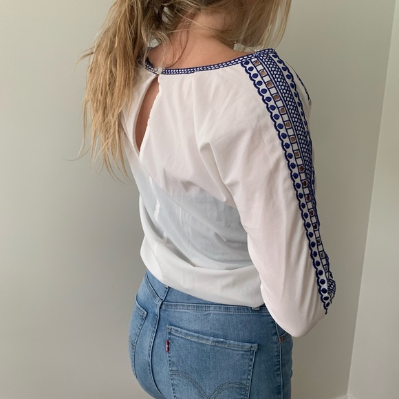 white blouse - Picture 2 of 3